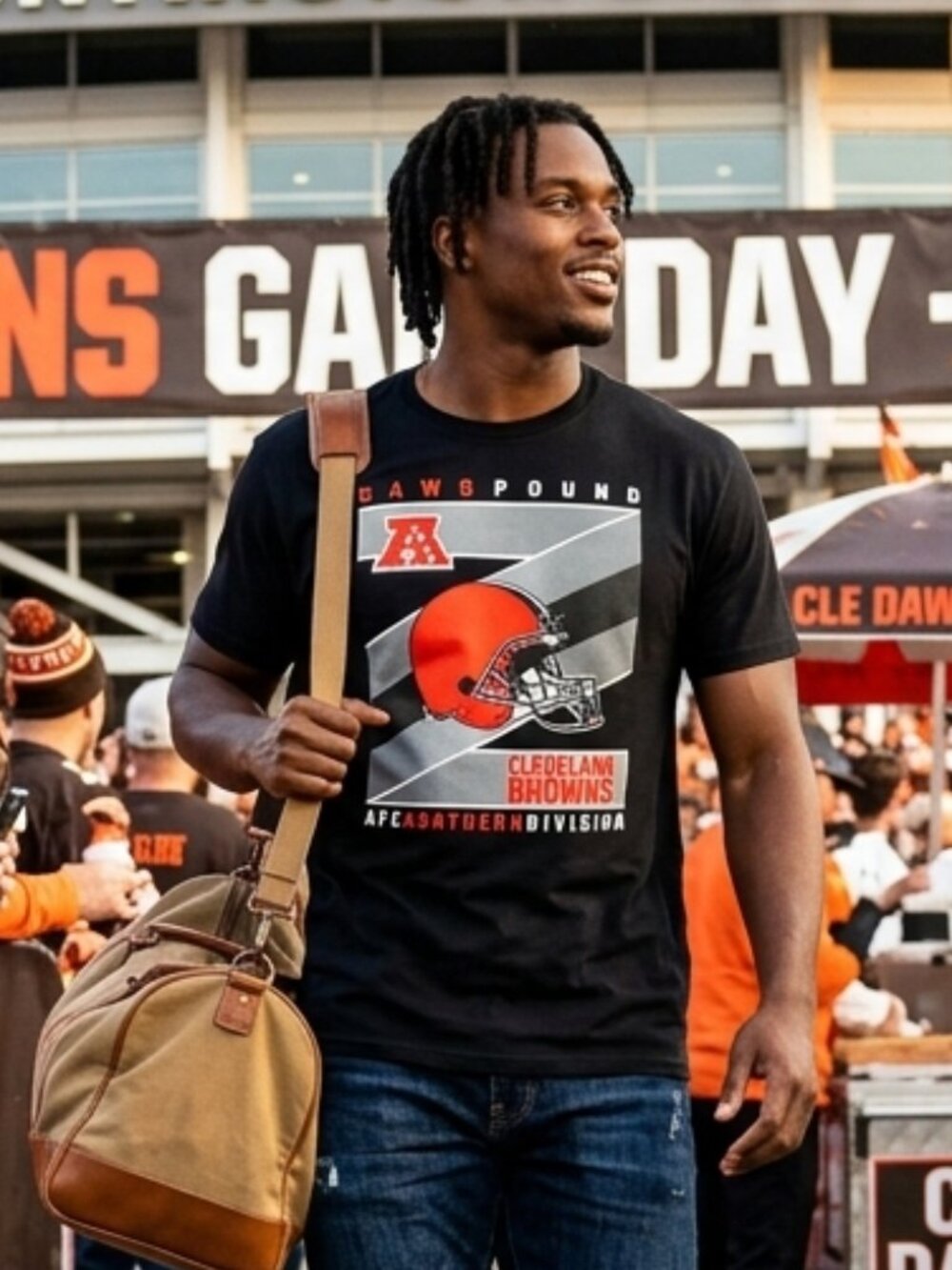 NWT NFL Browns T-Shirt Med